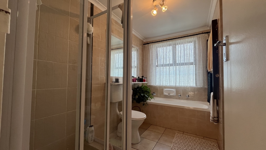 3 Bedroom Property for Sale in Table View Western Cape